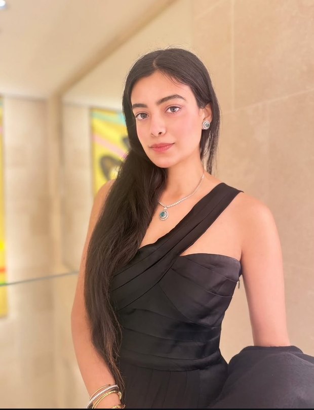 Dr Pearl Malhotra